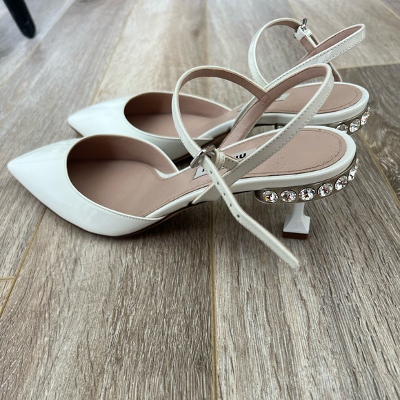 MiuMiu white low slingback heels - Picture 2 of 3